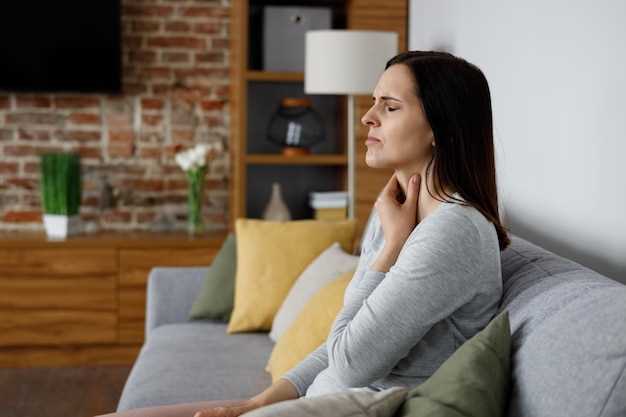 Болит щитовидная железа: причины и симптомы у женщин