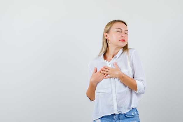 Боль в груди справа при дыхании: что это может означать?